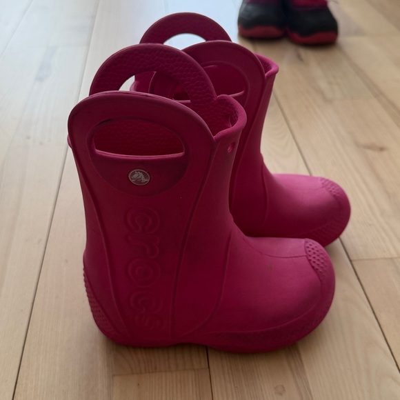 Crocs Pink Boots Size 9 - Picture 3 of 4